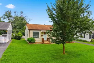 2702 Chatham Dr, Maryland Heights, MO 63043 - Photo 9