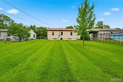 2702 Chatham Drive, Maryland Heights, MO 63043 - Photo 27