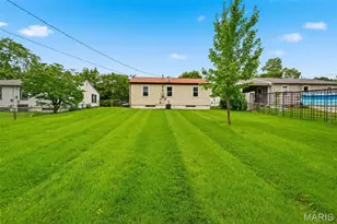2702 Chatham Dr, Maryland Heights, MO 63043 - Photo 27