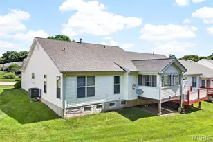 1317 Pine Bluff Dr, Saint Charles, MO 63304 - Photo 5