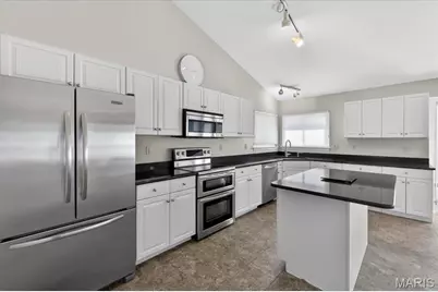 2961 Championship Boulevard, Oakville, MO 63129 - Photo 17