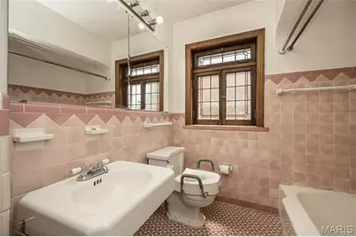 1620 Grape Avenue, Saint Louis, MO 63147 - Photo 23