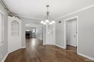 9860 Berwick Dr, Affton, MO 63123 - Photo 7