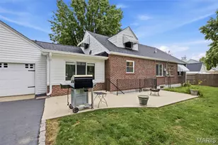 9860 Berwick Dr, Affton, MO 63123 - Photo 29