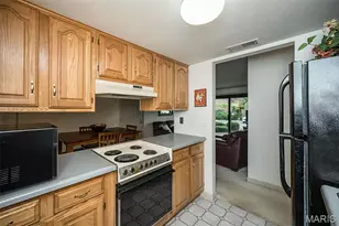 1090 Mersey Bend Dr, Saint Louis, MO 63129 - Photo 13