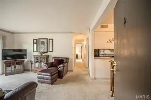 1090 Mersey Bend Dr, Saint Louis, MO 63129 - Photo 3