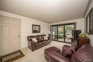 1090 Mersey Bend Dr, Saint Louis, MO 63129 - Photo 5