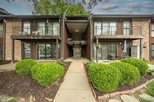 1090 Mersey Bend Dr, Saint Louis, MO 63129 - Photo 1