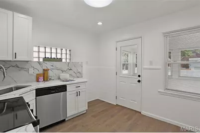 5681 Pernod Avenue, Saint Louis, MO 63139 - Photo 17