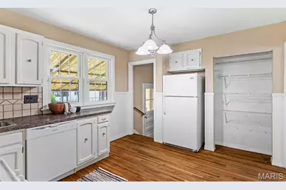 7328 Parkwood Drive, Saint Louis, MO 63116 - Photo 9