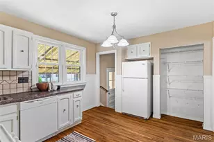 7328 Parkwood Dr, Saint Louis, MO 63116 - Photo 9