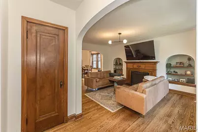 7244 Shaftesbury Avenue, University City, MO 63130 - Photo 3
