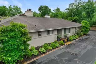 15 Glen Creek Ln, Ladue, MO 63124 - Photo 1