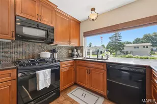 254 Village Mead Dr, Ballwin, MO 63021 - Photo 17