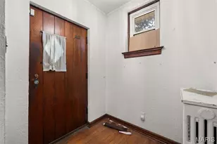 7027 Camden Ct, University City, MO 63130 - Photo 9