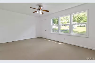 135 Becker Drive, Saint Louis, MO 63135 - Photo 5