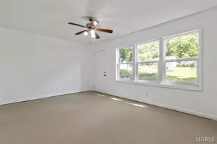 135 Becker Dr, Saint Louis, MO 63135 - Photo 5