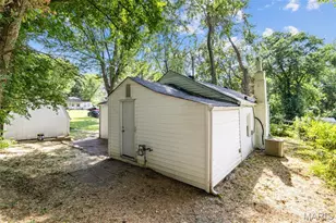 135 Becker Dr, Saint Louis, MO 63135 - Photo 31