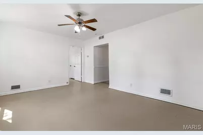 135 Becker Drive, Saint Louis, MO 63135 - Photo 3