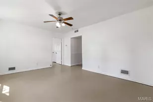 135 Becker Dr, Saint Louis, MO 63135 - Photo 3