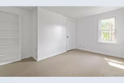 135 Becker Drive, Saint Louis, MO 63135 - Photo 9