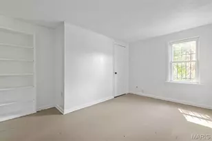 135 Becker Dr, Saint Louis, MO 63135 - Photo 9
