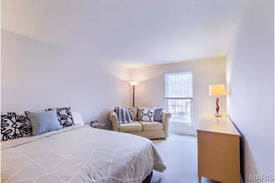 10381 Oxford Hill Drive #14, Saint Louis, MO 63146 - Photo 11