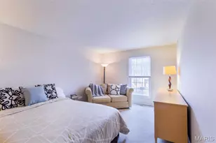 10381 Oxford Hill Dr, Saint Louis, MO 63146 - Photo 11
