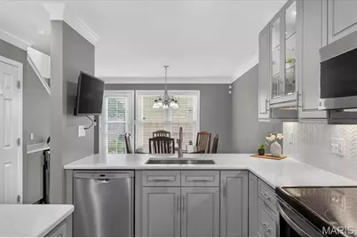 407 W Jefferson Avenue, Kirkwood, MO 63122 - Photo 9