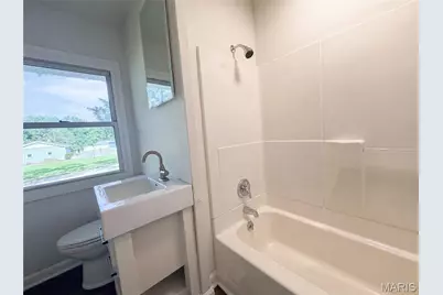 238 W Skyline Drive, Ballwin, MO 63011 - Photo 11