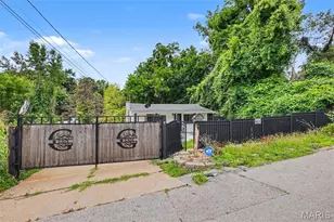 8516 Katherine Ave, Saint Louis, MO 63121 - Photo 3