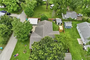 844 Alley St, Bourbon, MO 65441 - Photo 35