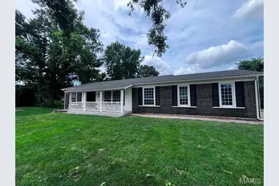 9 Edinburg Court, Florissant, MO 63033 - Photo 1
