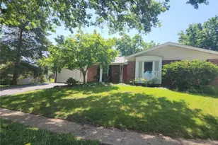 12080 Spruce Haven Dr, Creve Coeur, MO 63146 - Photo 3