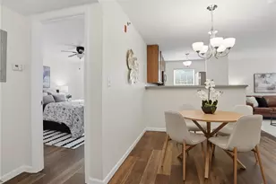 9744 Bexley Station Dr, Affton, MO 63123 - Photo 3