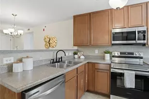 9744 Bexley Station Dr, Affton, MO 63123 - Photo 9