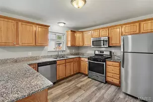960 N Park Ln, Florissant, MO 63031 - Photo 5