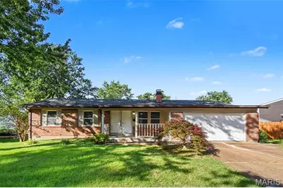 960 N Park Lane, Florissant, MO 63031 - Photo 1