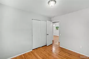 960 N Park Ln, Florissant, MO 63031 - Photo 9