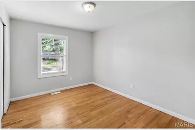 960 N Park Lane, Florissant, MO 63031 - Photo 11