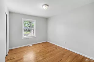 960 N Park Ln, Florissant, MO 63031 - Photo 11