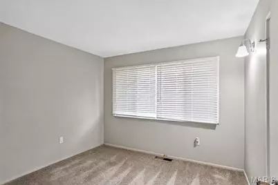 2560 Suffolk Place, Florissant, MO 63033 - Photo 15