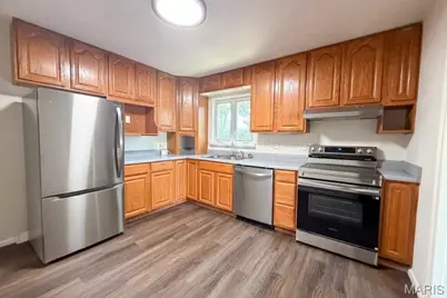 238 W Skyline Drive, Ballwin, MO 63011 - Photo 7