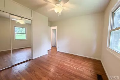 238 W Skyline Drive, Ballwin, MO 63011 - Photo 9