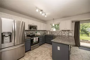 2358 Hidden Deer Dr, O'Fallon, MO 63368 - Photo 17