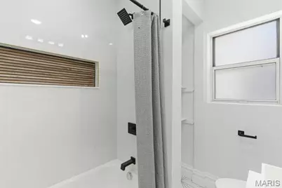 8524 Richard Avenue, University City, MO 63132 - Photo 17