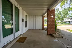 534 Coach Light Ln, Hazelwood, MO 63042 - Photo 7