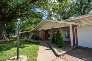 534 Coach Light Ln, Hazelwood, MO 63042 - Photo 3