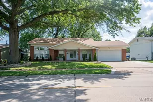 534 Coach Light Ln, Hazelwood, MO 63042 - Photo 1