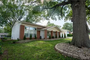 534 Coach Light Ln, Hazelwood, MO 63042 - Photo 11
